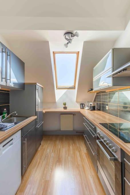 Modern Colonial Style, Central, Rooftop, Bbq Vienna Exterior photo
